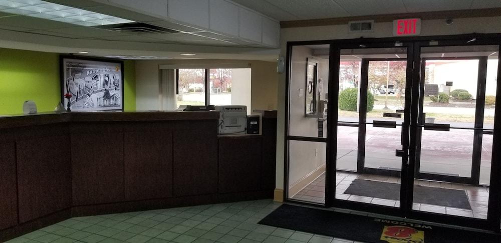 Super 8 By Wyndham Kings Dominion Area Motel 2*